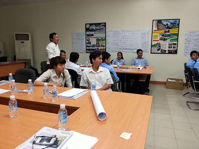 Kỹ năng bán hàng & chăm sóc Khách Hàng chuyên nghiệp - ISUZU (25 & 26.09.2014)